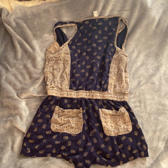 Paisley romper - 3/$25 🌸 - Picture 2 of 5